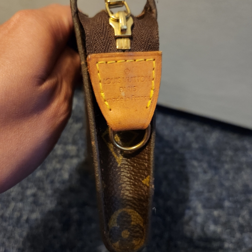 Authentic Louis Vuitton Monogram Toiletry Pouch - Picture 4 of 6